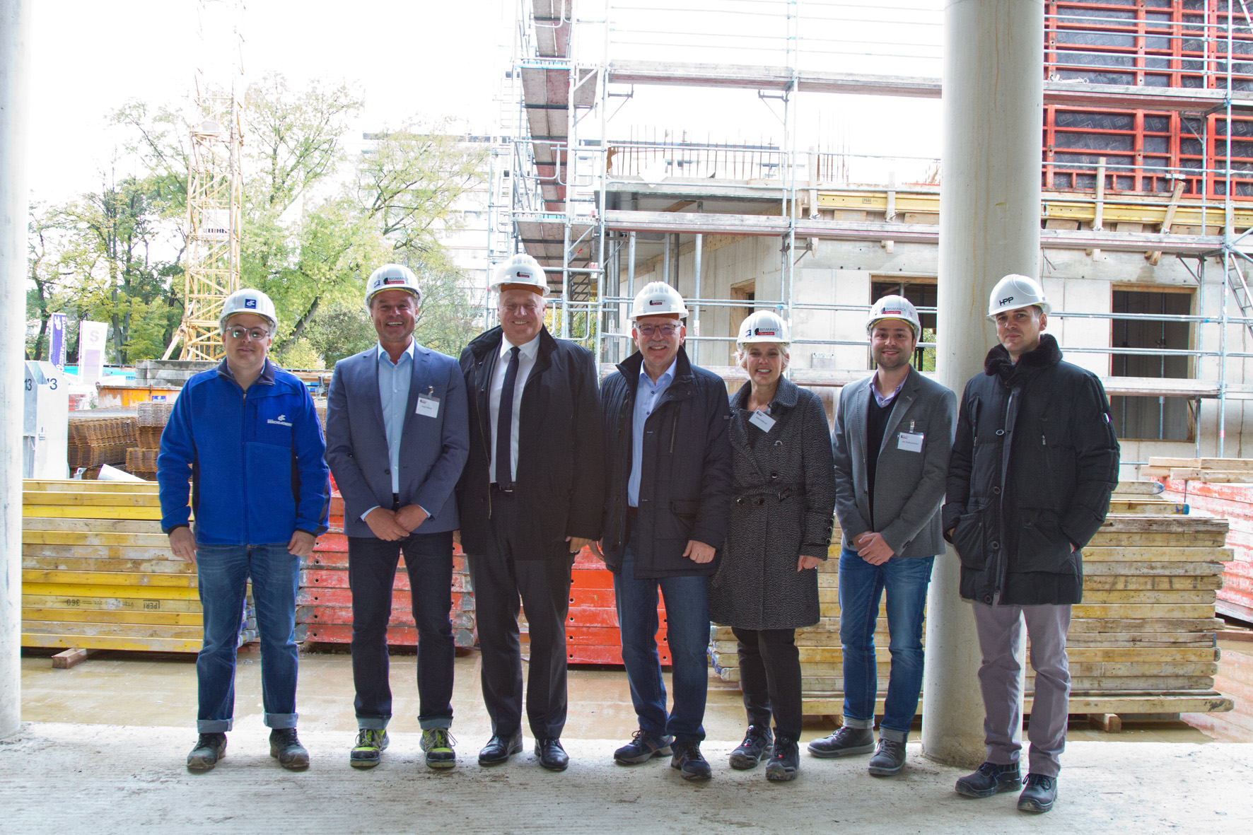 Die Verantwortlichen des „Bismarck Quartier“ freuen sich über eine „Vorzeigebaustelle“ und hohe Nachfrage von Privatleuten wie Gewerbetreibenden für die vielfältigen Möglichkeiten im neuen Stadtviertel. Bild: Tameer Gunnar Eden/Eifeler Presse Agentur/epa